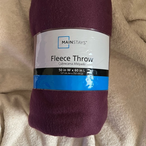 Fleece Throw - Picture 4 of 5